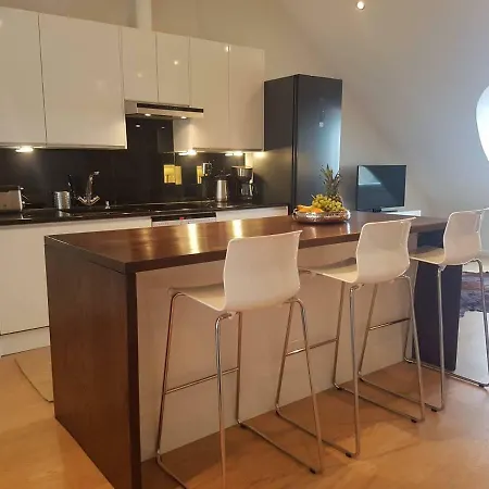 2ndhomes Center Penthouse Apartment *